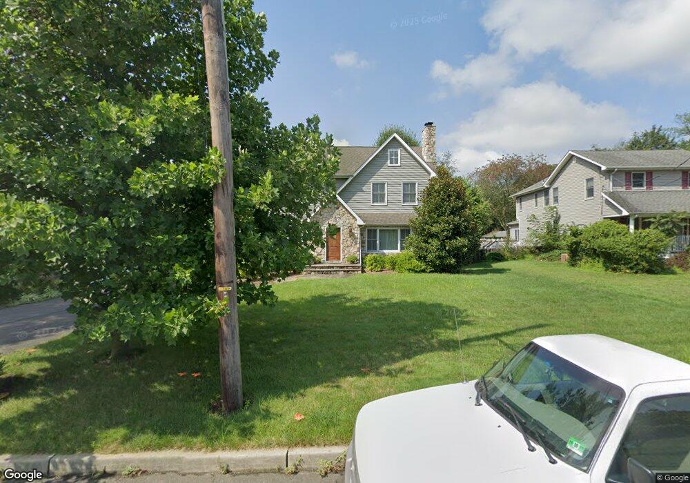 125 Mountain Pkwy, Green Brook, NJ 08812 - photo 1