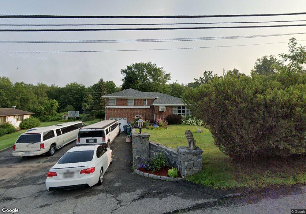 310 Lewis Ave, Yorktown Heights, NY 10598 - photo 1