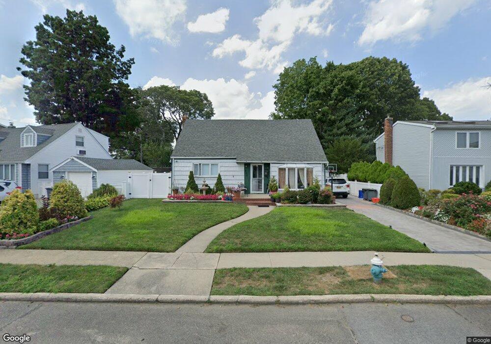 1008 Fairway Rd, Franklin Square, NY 11010 - photo 1