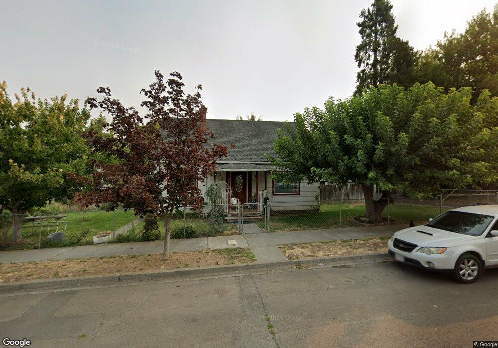 209 E 8th St, the Dalles, OR 97058 - photo 1