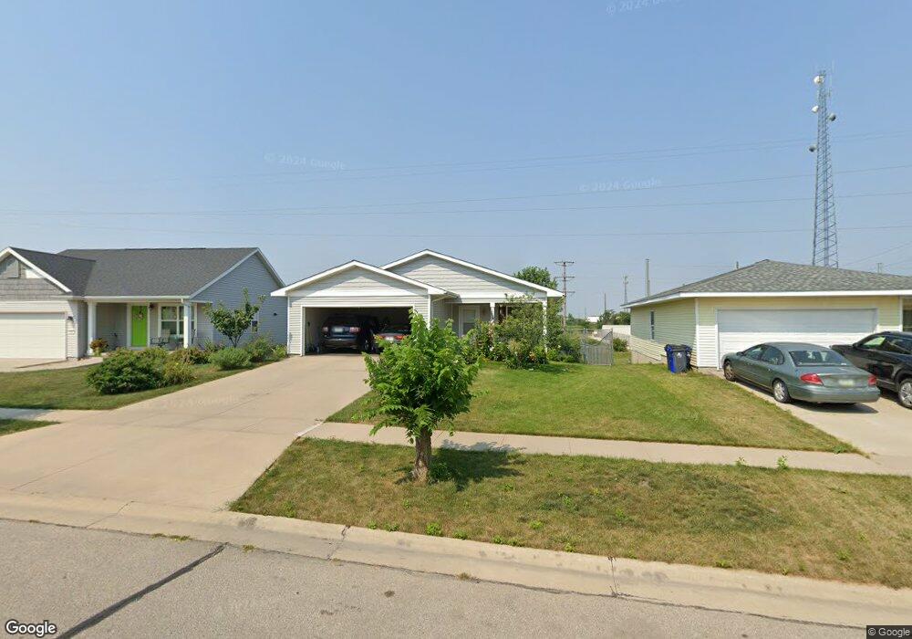 615 Moose Dr NW, Cedar Rapids, IA 52405 - photo 1