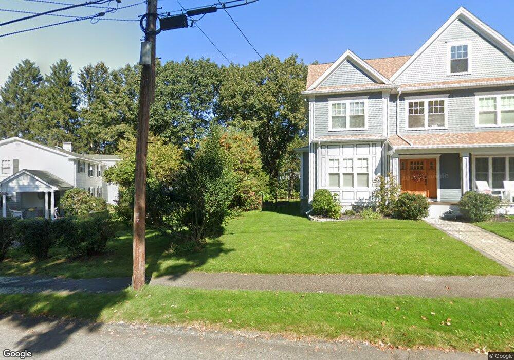 8 Damon Rd, Needham, MA 02494 - photo 1