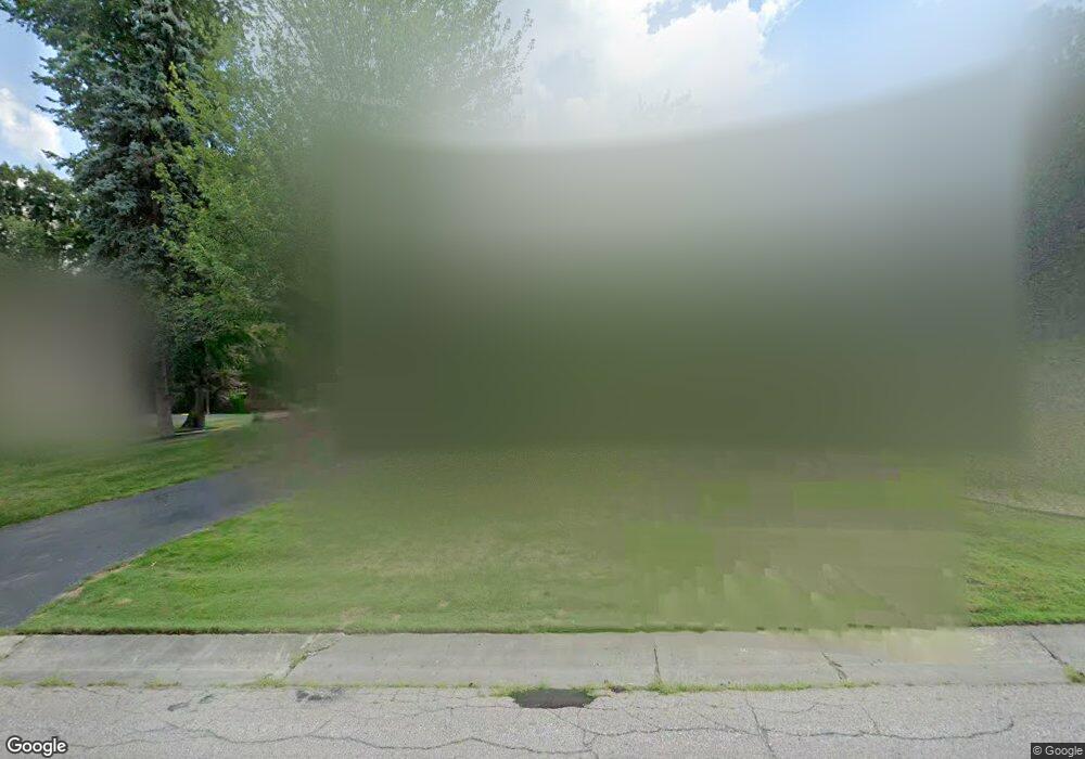 2885 Meadowood Ln, Bloomfield Hills, MI 48302 - photo 1