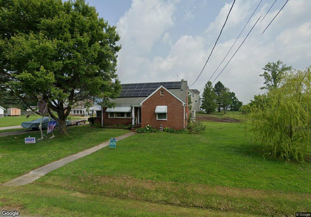 1516 Dandy Loop Rd, Yorktown, VA 23692 - photo 1