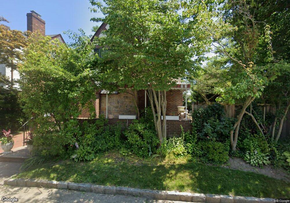 2 Bayview Terrace, Manhasset, NY 11030 - photo 1