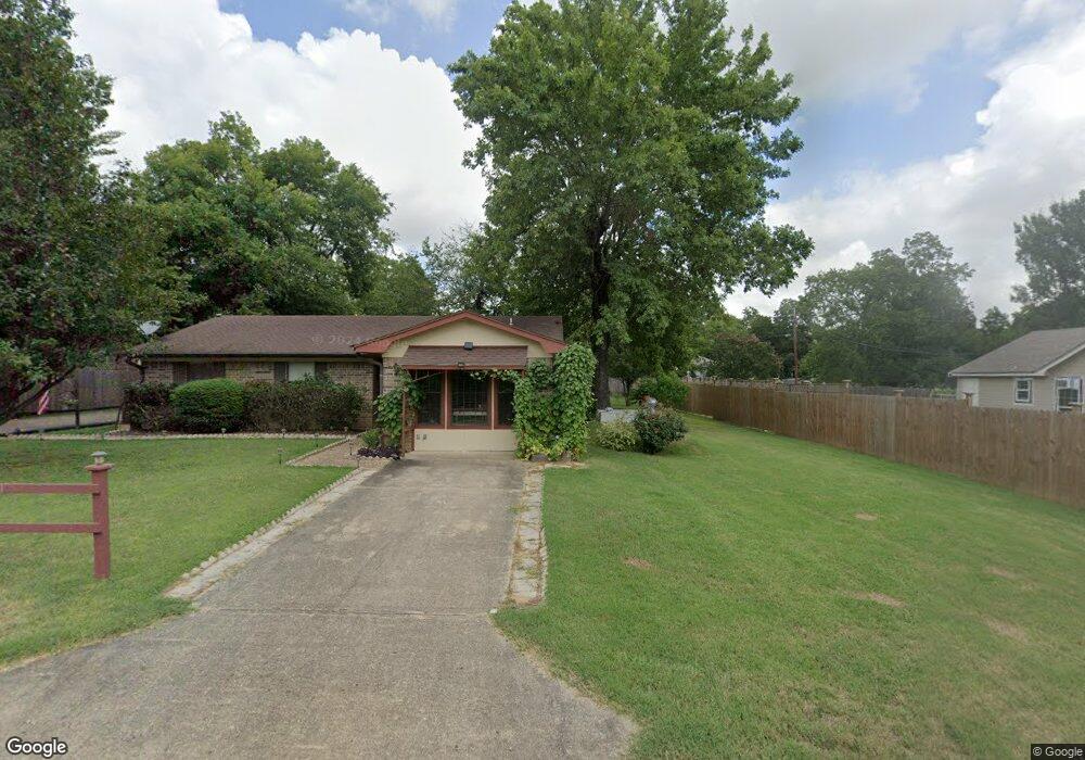 505 E Clayton St, Hugo, OK 74743 - photo 1