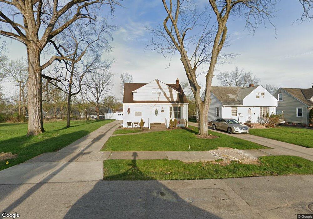 5388 Auburn Ave, Maple Heights, OH 44137 - photo 1