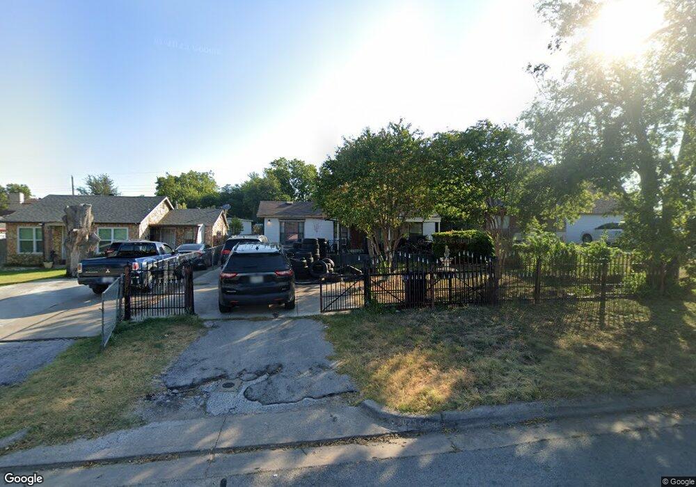 2704 NW 23rd St, Fort Worth, TX 76106 - photo 1