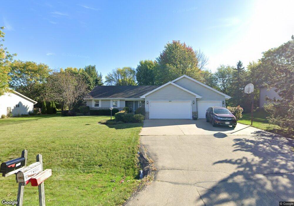 N9592 Darboy Dr, Appleton, WI 54915 - photo 1