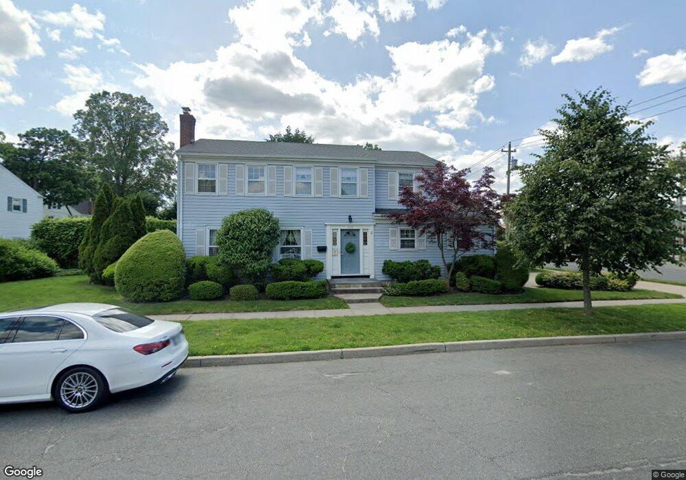 220 Wetherill Rd, Garden City, NY 11530 - photo 1