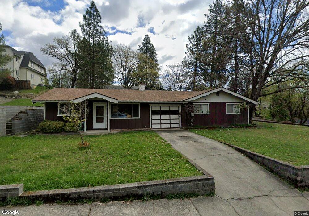 711 NW Grant St, Grants Pass, OR 97526 - photo 1