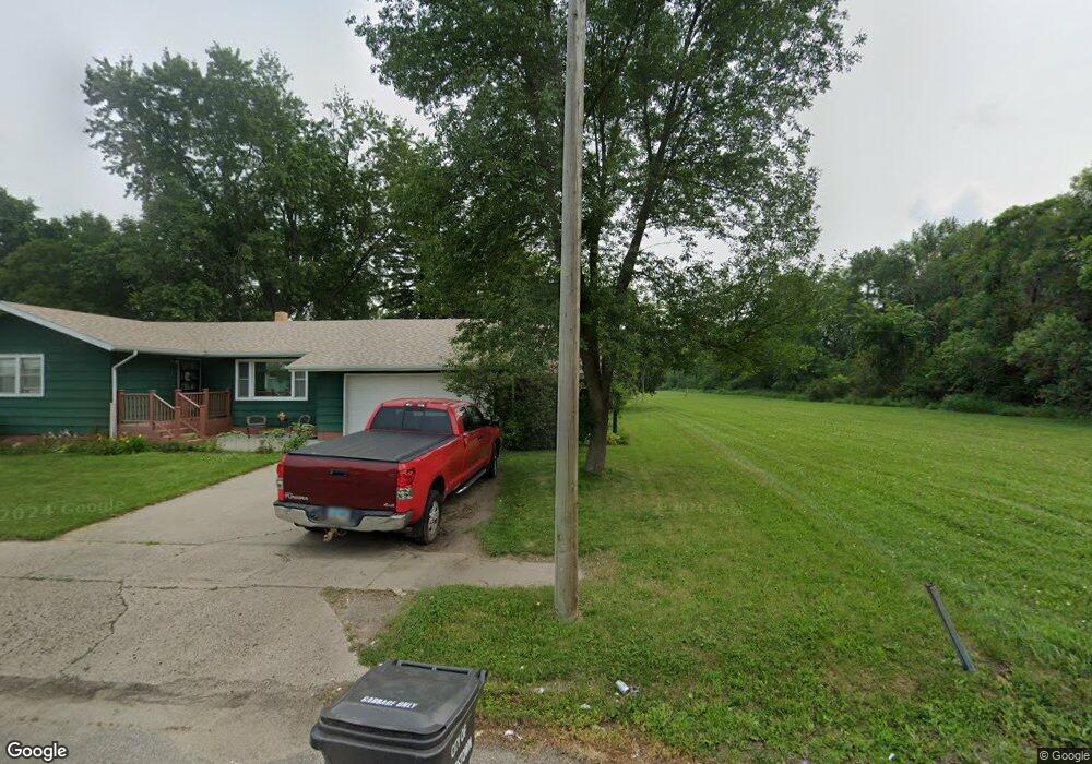 902 9th Ave NE, Jamestown, ND 58401 - photo 1