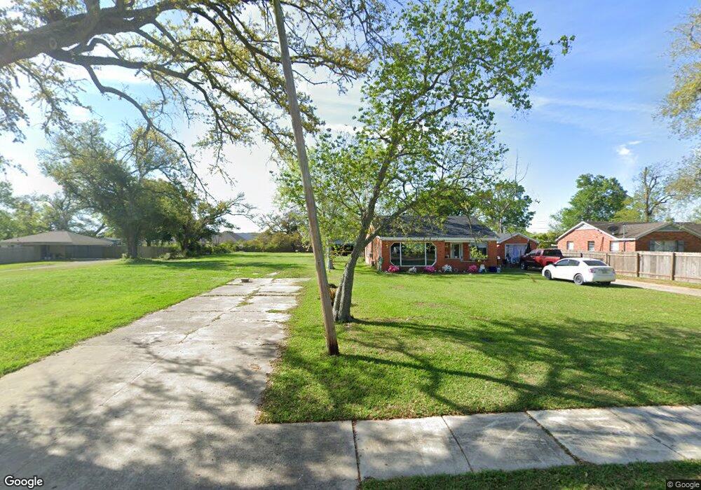 129 W Claude St, Lake Charles, LA 70605 - photo 1