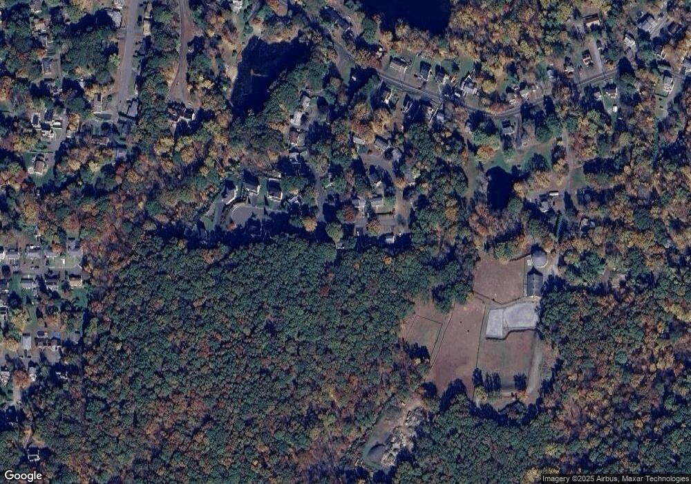 39 Woodcrest Dr, Naugatuck, CT 06770 - photo 1