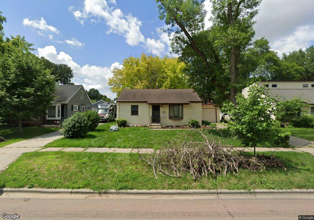 1017 19th St S, Fargo, ND 58103 - photo 1