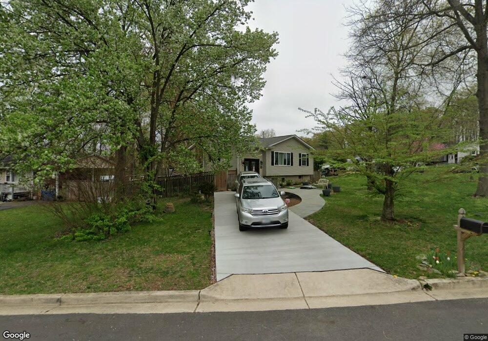 7611 Pollen St, Lorton, VA 22079 - photo 1