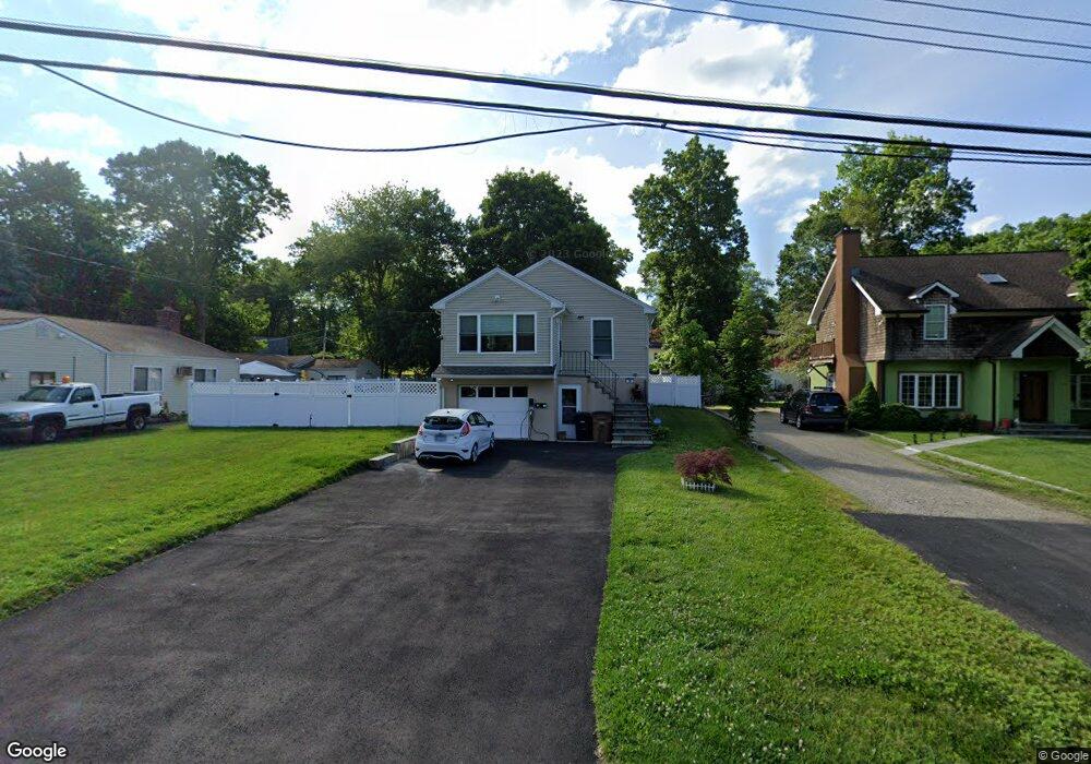 17 Barmore Dr E, Stamford, CT 06905 - photo 1