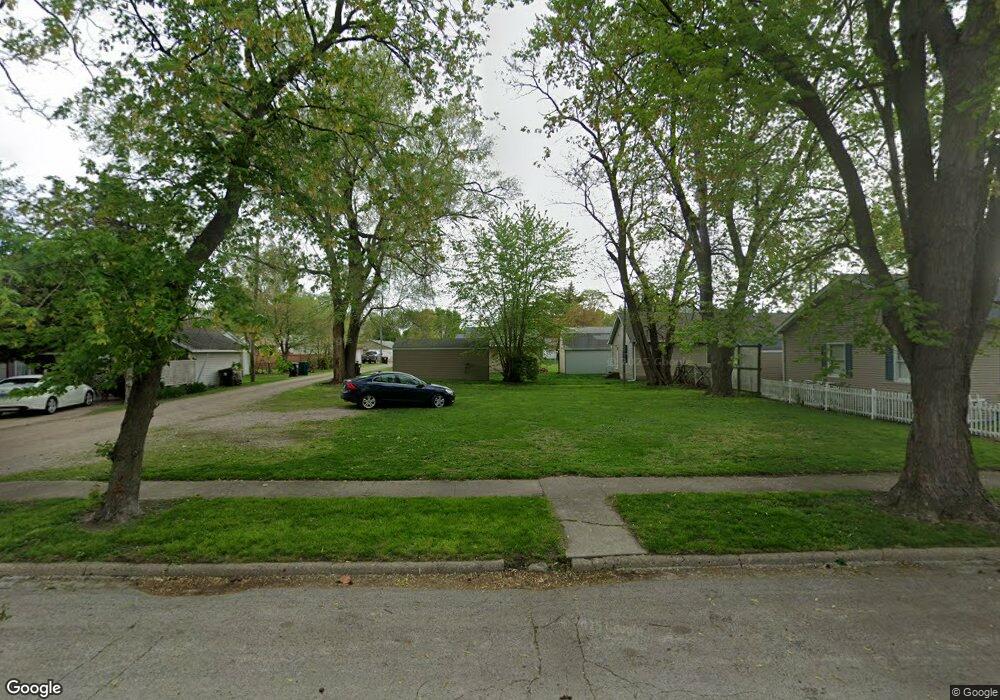 1018 Delavan St, Lincoln, IL 62656 - photo 1