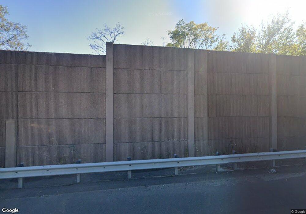 739 Cricket Ln, Woodbridge, NJ 07095 - photo 1