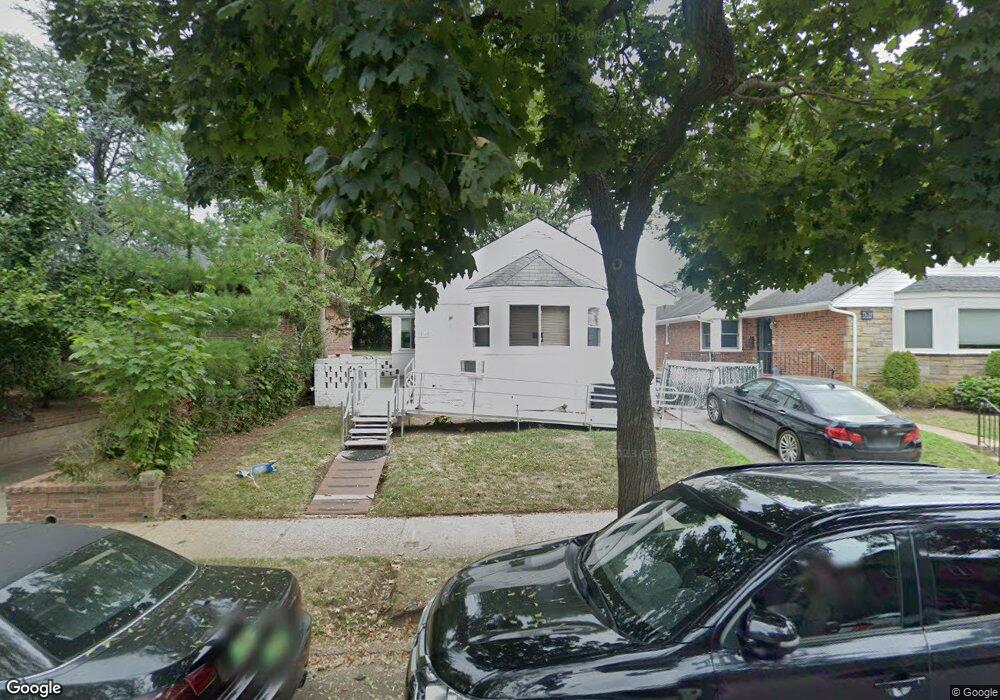 7315 136th St, Flushing, NY 11367 - photo 1