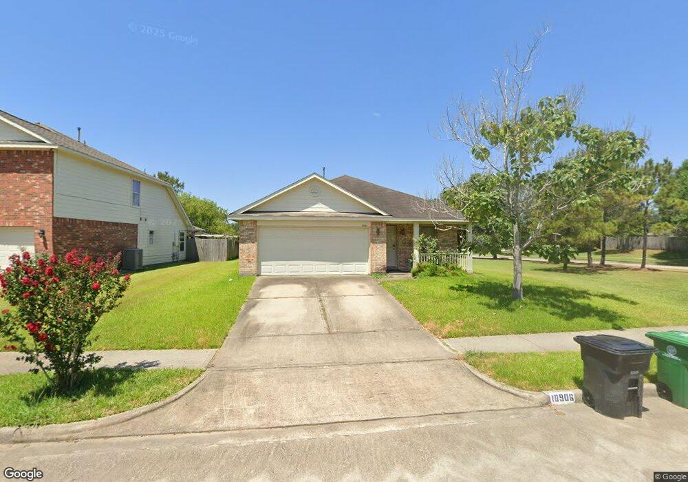 10906 Great Hawk Ln, Houston, TX 77075 - photo 1