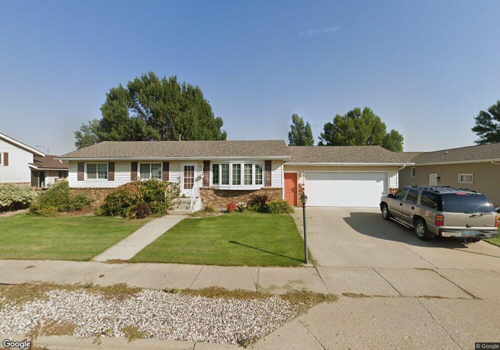 1314 25th St W, Williston, ND 58801 - photo 1