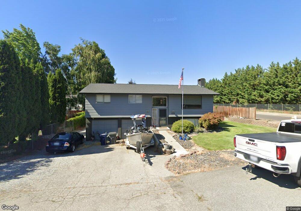 725 Gormley St, East Wenatchee, WA 98802 - photo 1