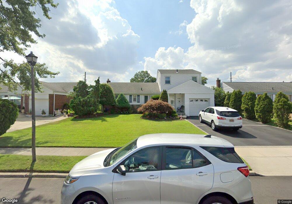 826 Chestnut St, Franklin Square, NY 11010 - photo 1