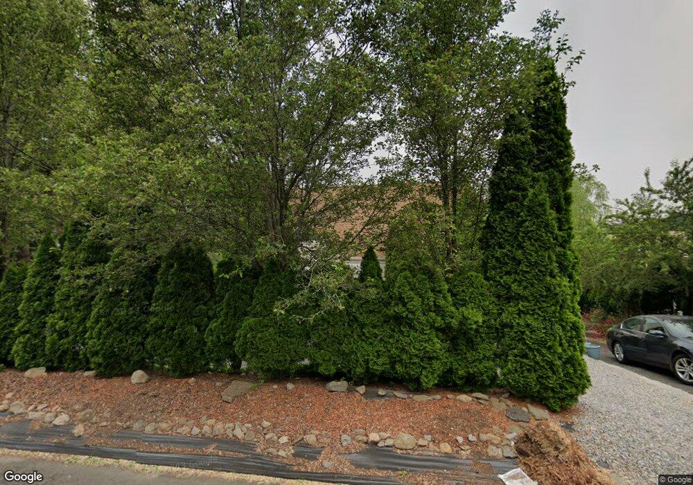 219 Burroughs Rd, Fairfield, CT 06824 - photo 1