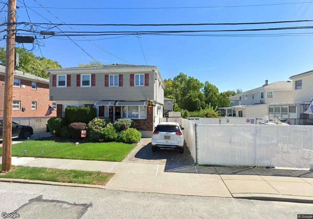 18 Hooper Ave, Staten Island, NY 10306 - photo 1