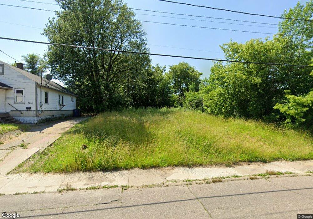 3210 S Grand Traverse St, Flint, MI 48507 - photo 1