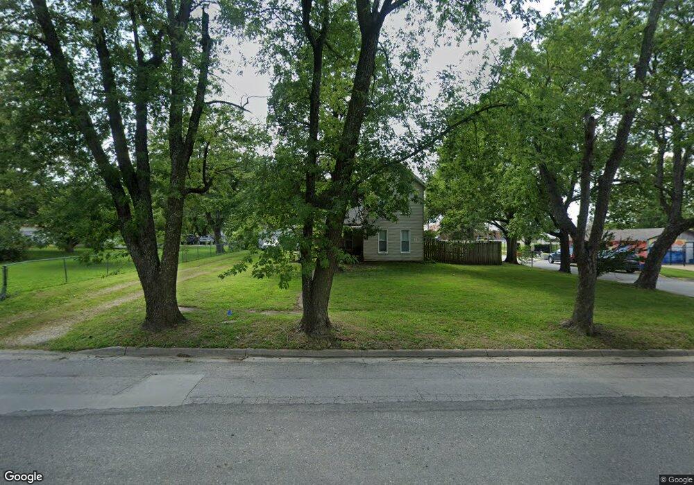 611 Maple St, Overbrook, KS 66524 - photo 1