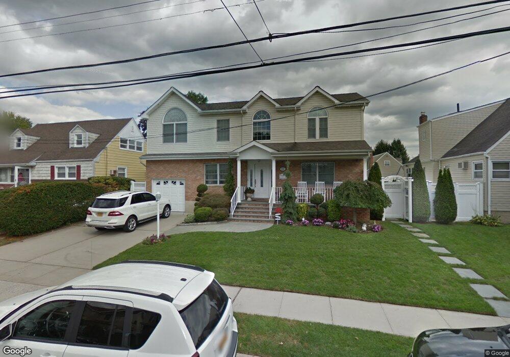 102 Lincoln Rd, Franklin Square, NY 11010 - photo 1