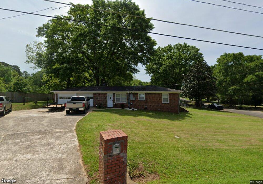 1625 Lake Dr NE, Center Point, AL 35215 - photo 1