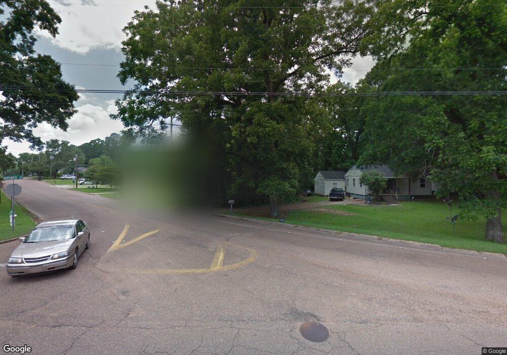 709 Northwest St, McComb, MS 39648 - photo 1