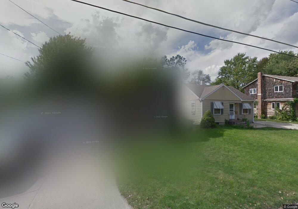 307 W 11th St N, Newton, IA 50208 - photo 1