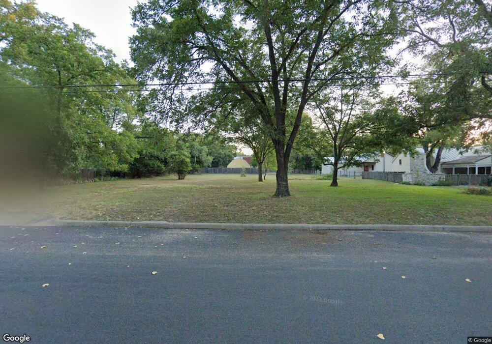 410 W Travis St, Fredericksburg, TX 78624 - photo 1