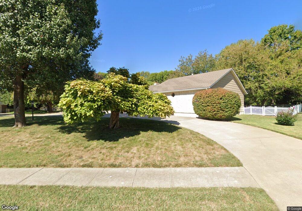 606 Finch St, Raymore, MO 64083 - photo 1