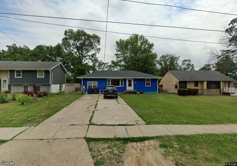911 E Watrous Ave, Des Moines, IA 50315 - photo 1
