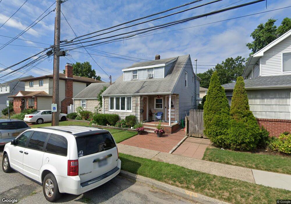 37 Monroe St, Franklin Square, NY 11010 - photo 1