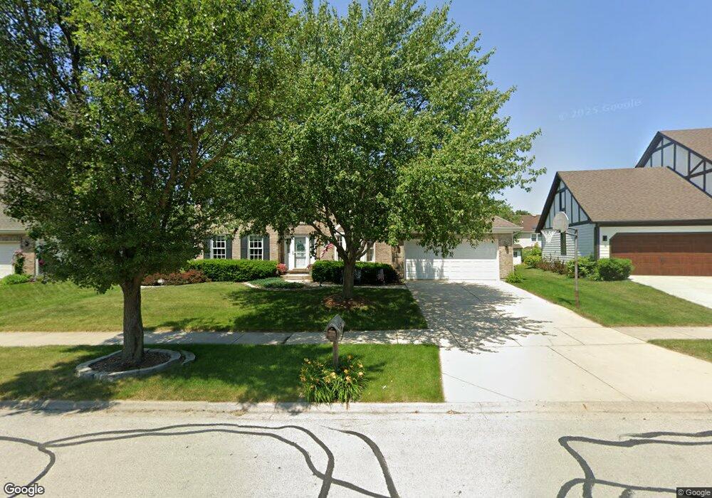 1431 Canyon Run Rd, Naperville, IL 60565 - photo 1