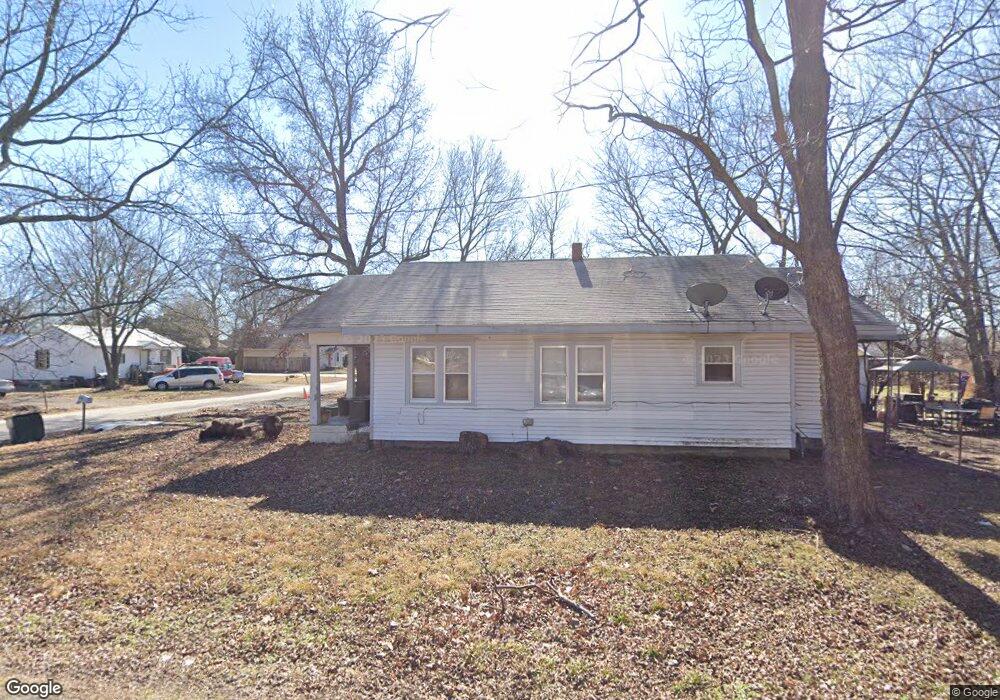 485 E Claremore St, Claremore, OK 74017 - photo 1