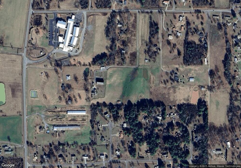 270 Mcentire Cir, Chatsworth, GA 30705 - photo 1