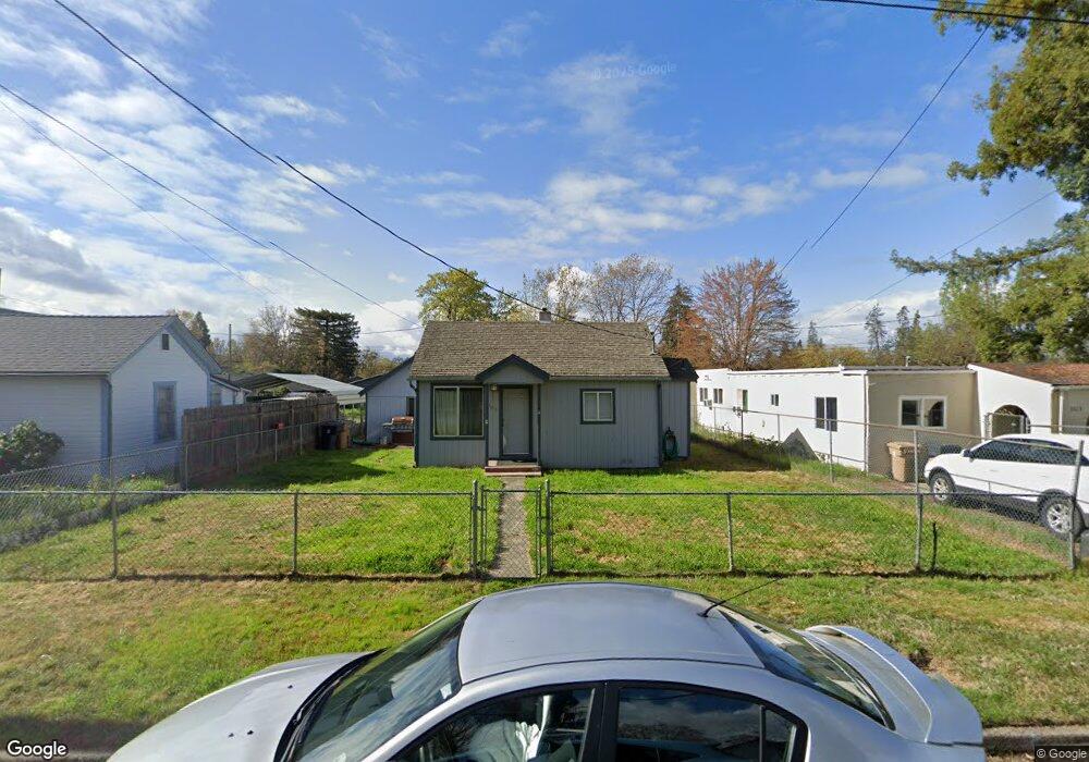 1011 SW Isham St, Grants Pass, OR 97526 - photo 1