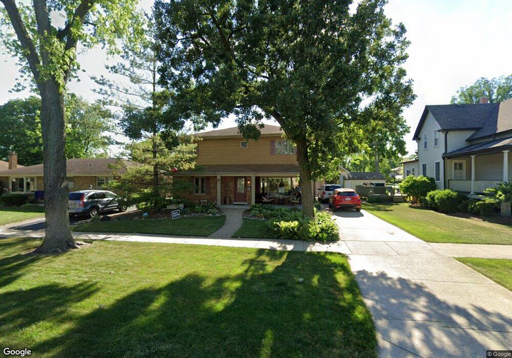 214 N Myrtle Ave, Elmhurst, IL 60126 - photo 1
