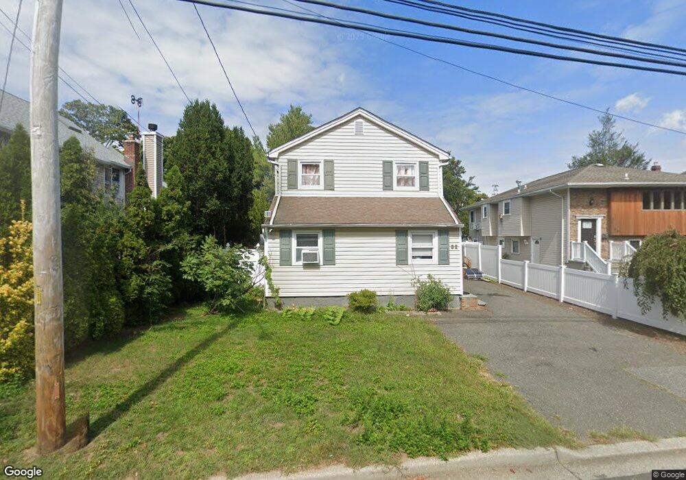 32 Devine Ave, Syosset, NY 11791 - photo 1