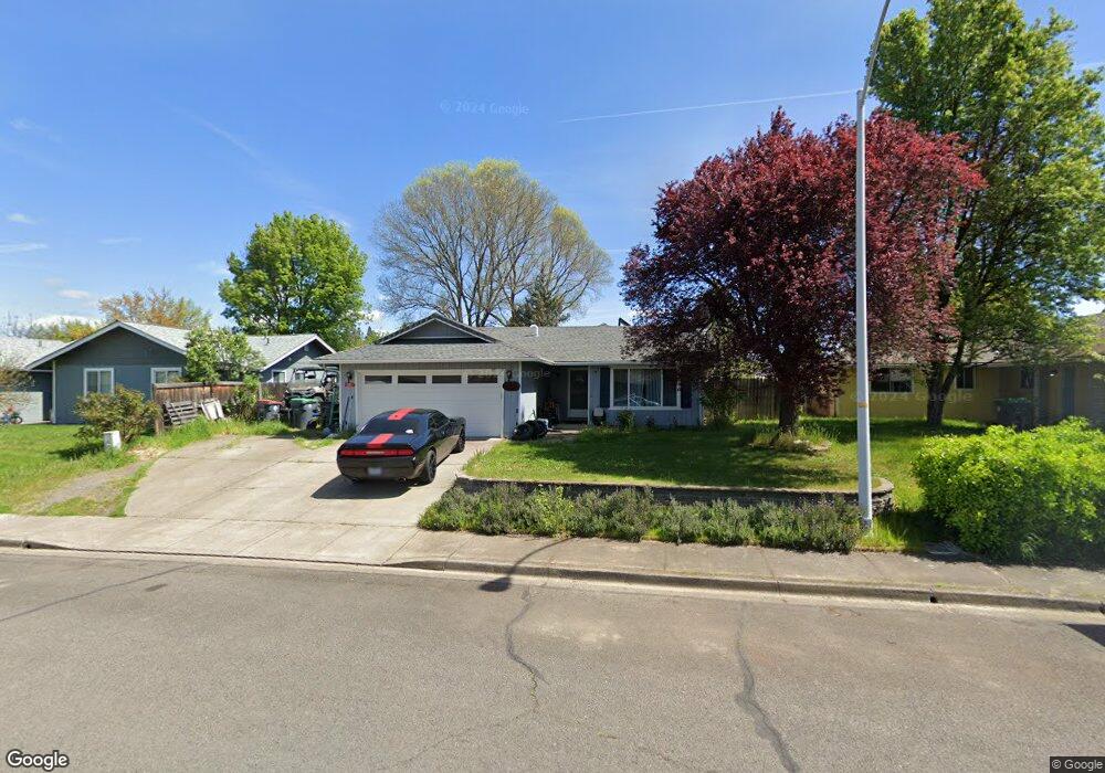 651 Malabar St, Central Point, OR 97502 - photo 1