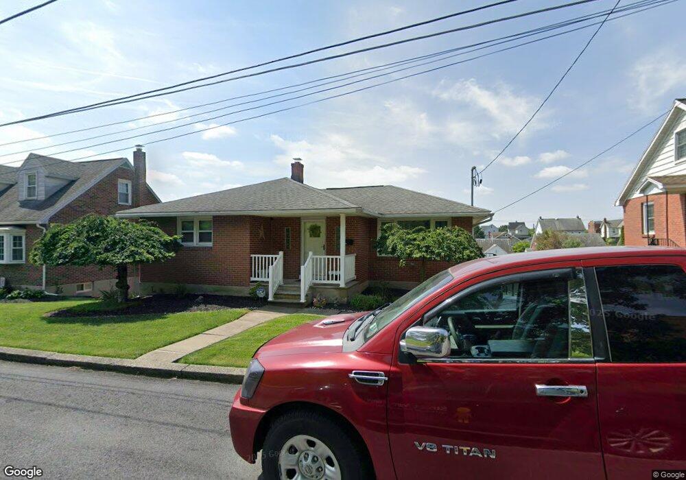 325 W Orchard St, Nazareth, PA 18064 - photo 1