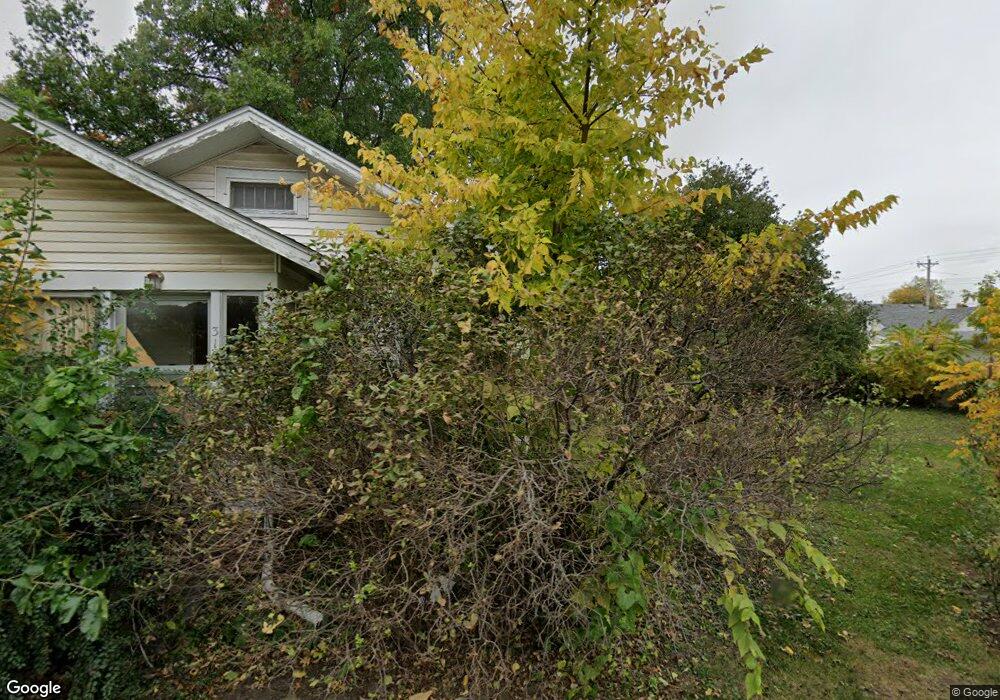 315 W 4 1/2 St S, Newton, IA 50208 - photo 1