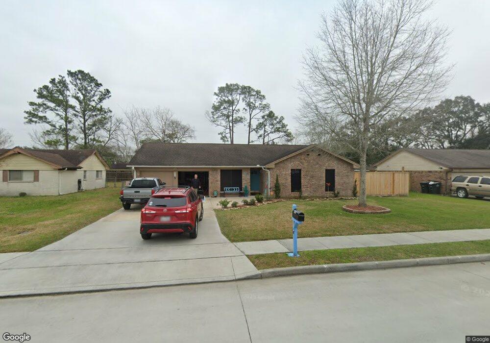 1911 Tracy Lynn Ln, Alvin, TX 77511 - photo 1